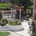 Elena Hotel 3*