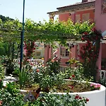 Hotel Elena 3*