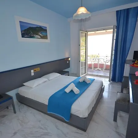 Hotell Elena 3*