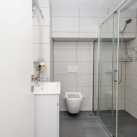 ホテル Elena エルモネス