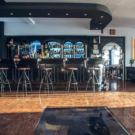 Elena ホテル エルモネス